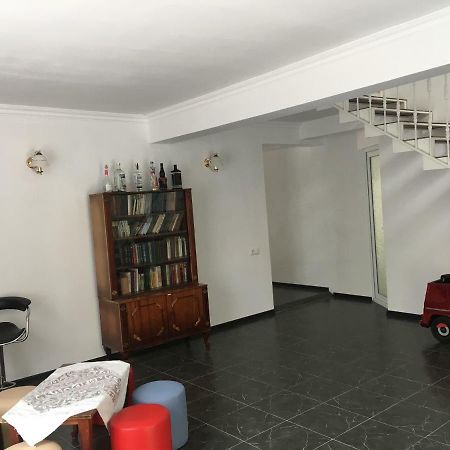 Guest House Maxim Махинари Екстериор снимка