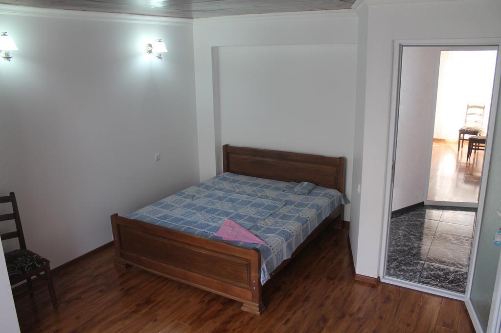 Guest House Maxim Махинари Екстериор снимка