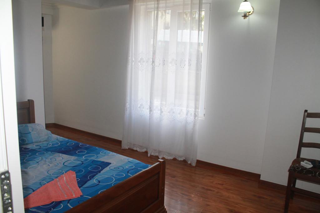 Guest House Maxim Махинари Екстериор снимка