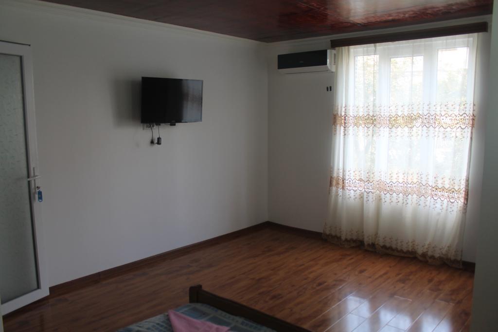 Guest House Maxim Махинари Екстериор снимка