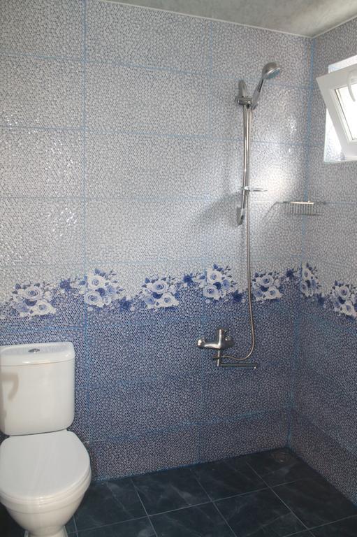 Guest House Maxim Махинари Екстериор снимка