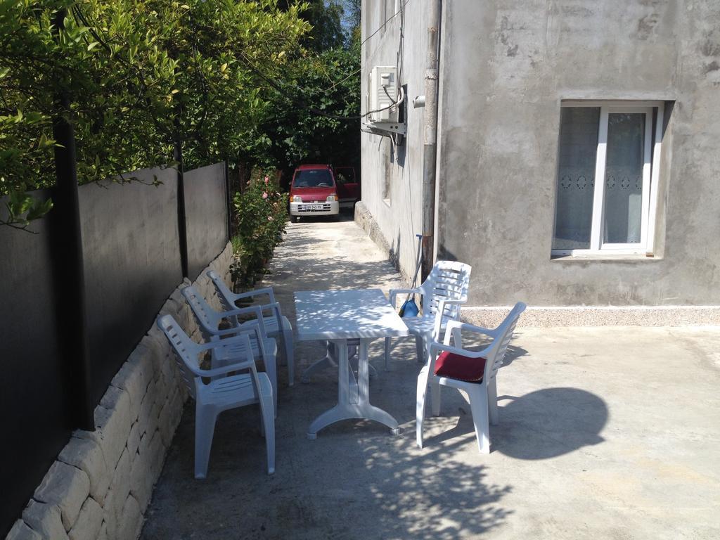 Guest House Maxim Махинари Екстериор снимка