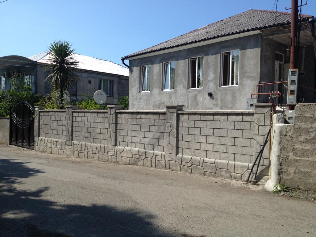Guest House Maxim Махинари Екстериор снимка
