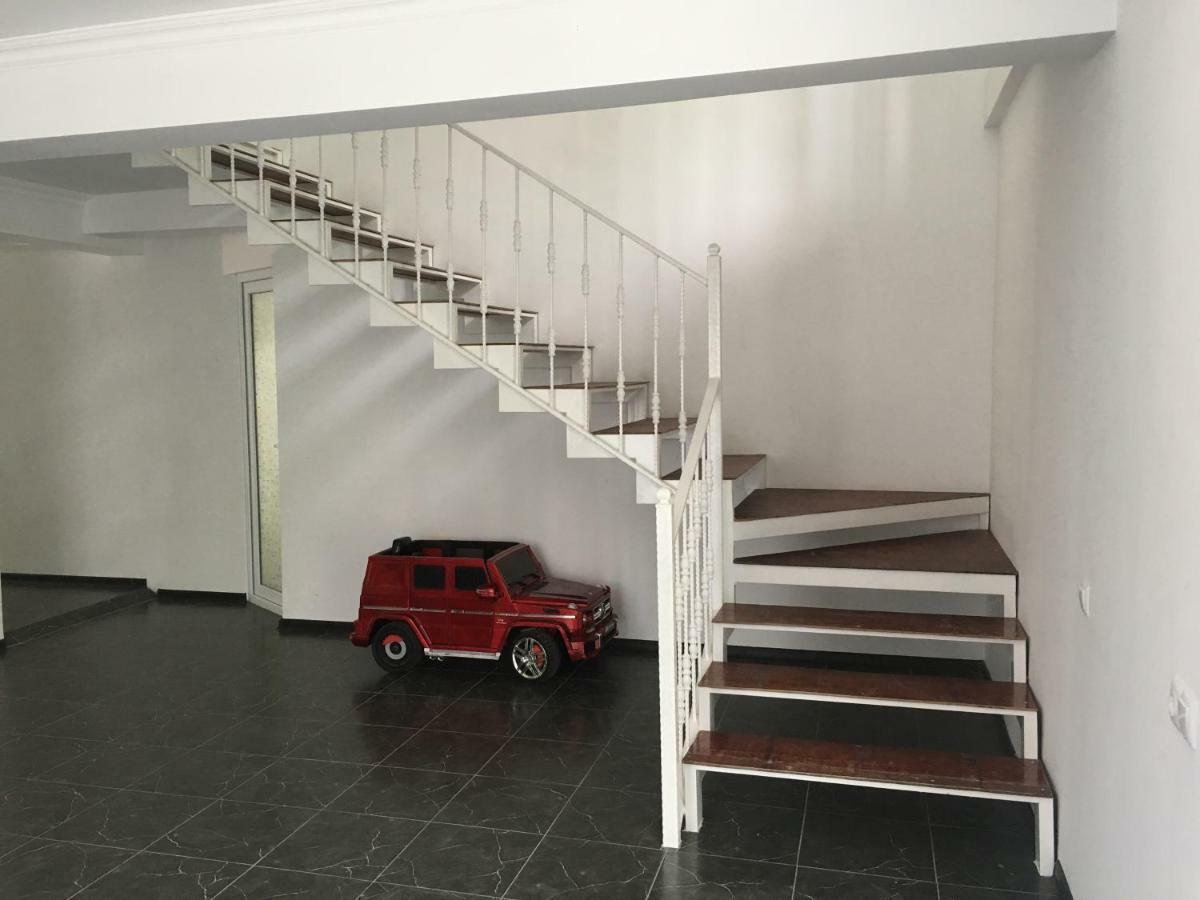 Guest House Maxim Махинари Екстериор снимка