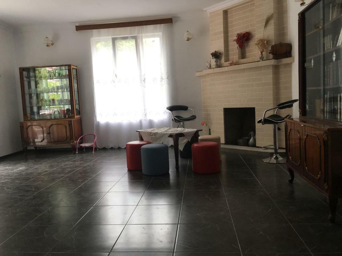 Guest House Maxim Махинари Екстериор снимка