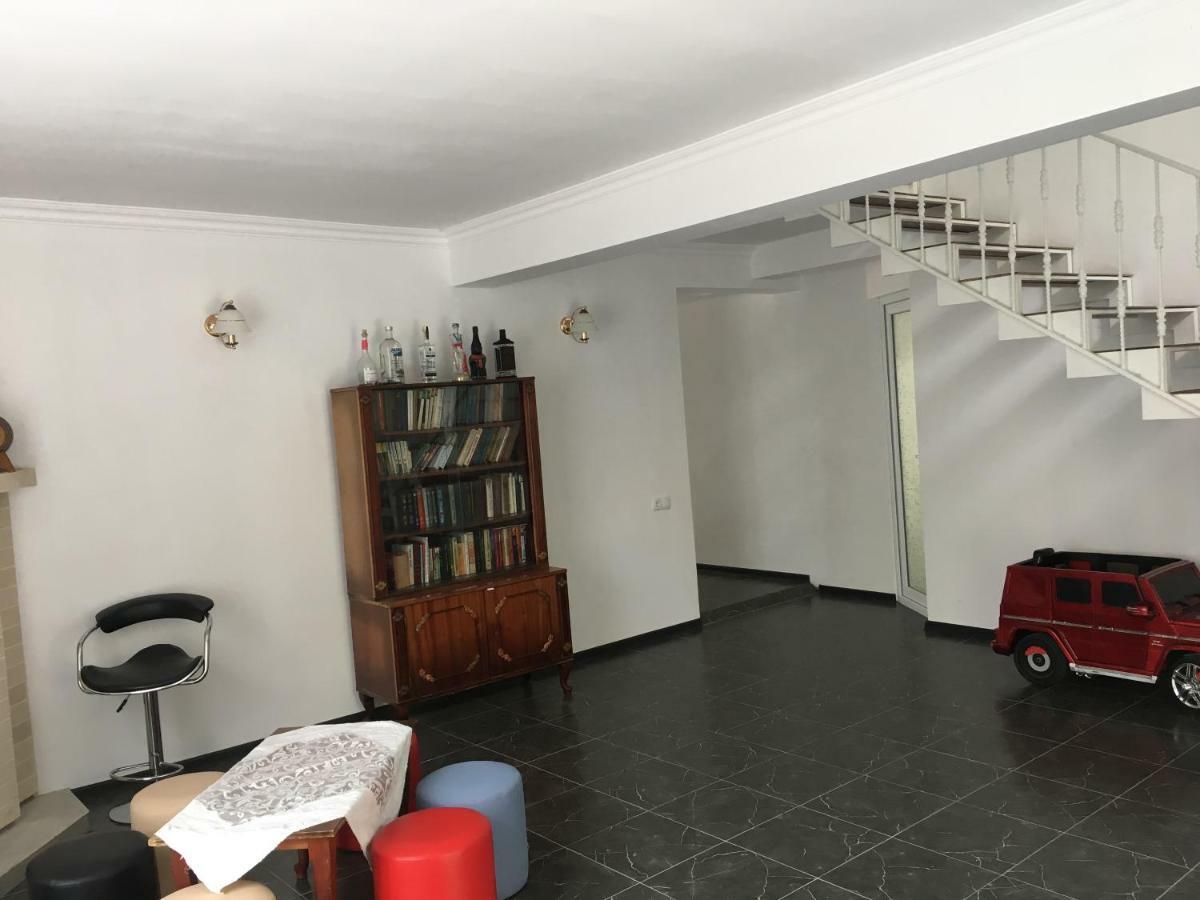 Guest House Maxim Махинари Екстериор снимка